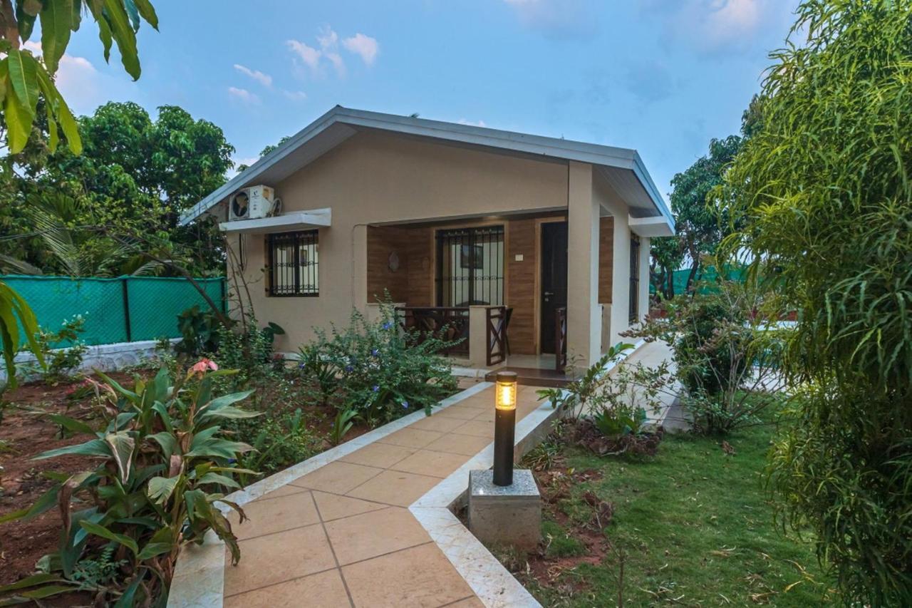 Saffronstays Serene Retreat, Alibaug アリバグ エクステリア 写真