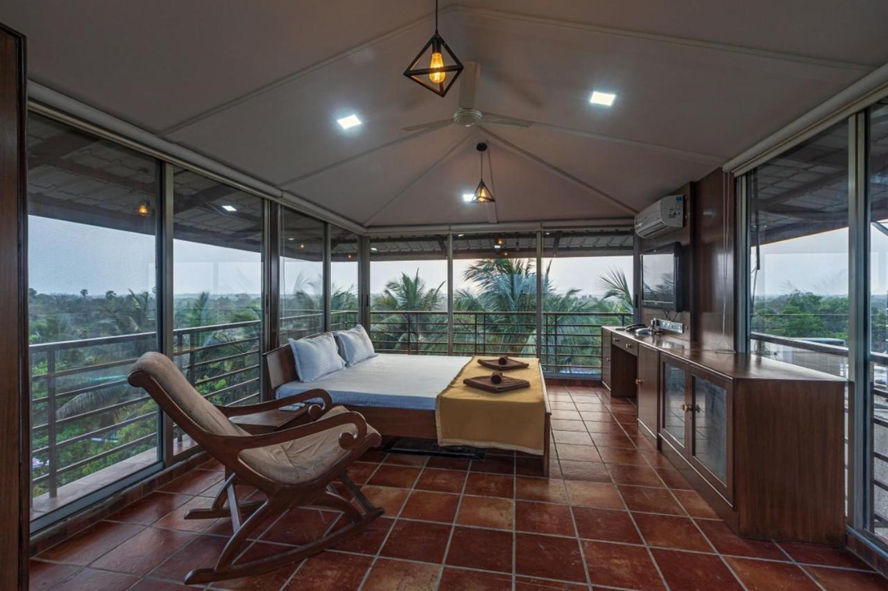 Saffronstays Serene Retreat, Alibaug アリバグ エクステリア 写真