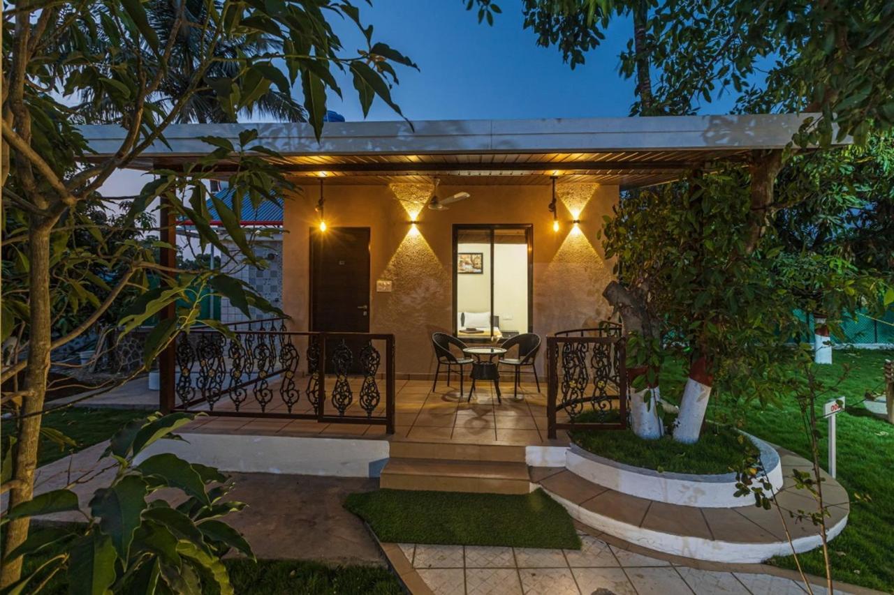 Saffronstays Serene Retreat, Alibaug アリバグ エクステリア 写真