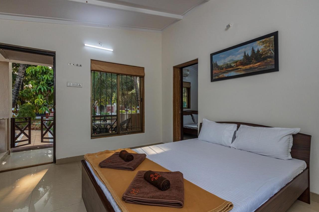 Saffronstays Serene Retreat, Alibaug アリバグ エクステリア 写真