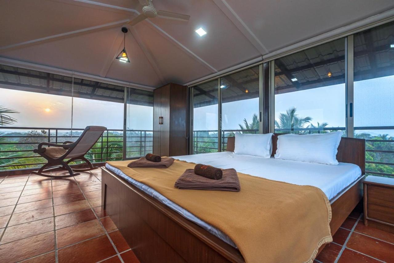 Saffronstays Serene Retreat, Alibaug アリバグ エクステリア 写真
